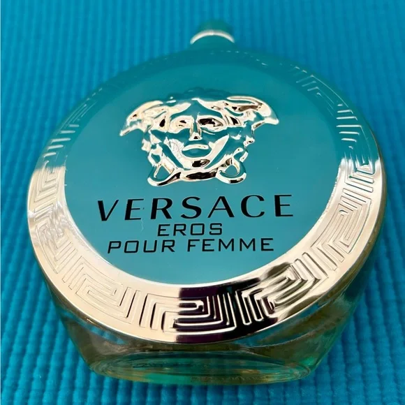 3.4 OZ. Versace Eros Pour Femme Gold Bottle - Picture 6 of 6